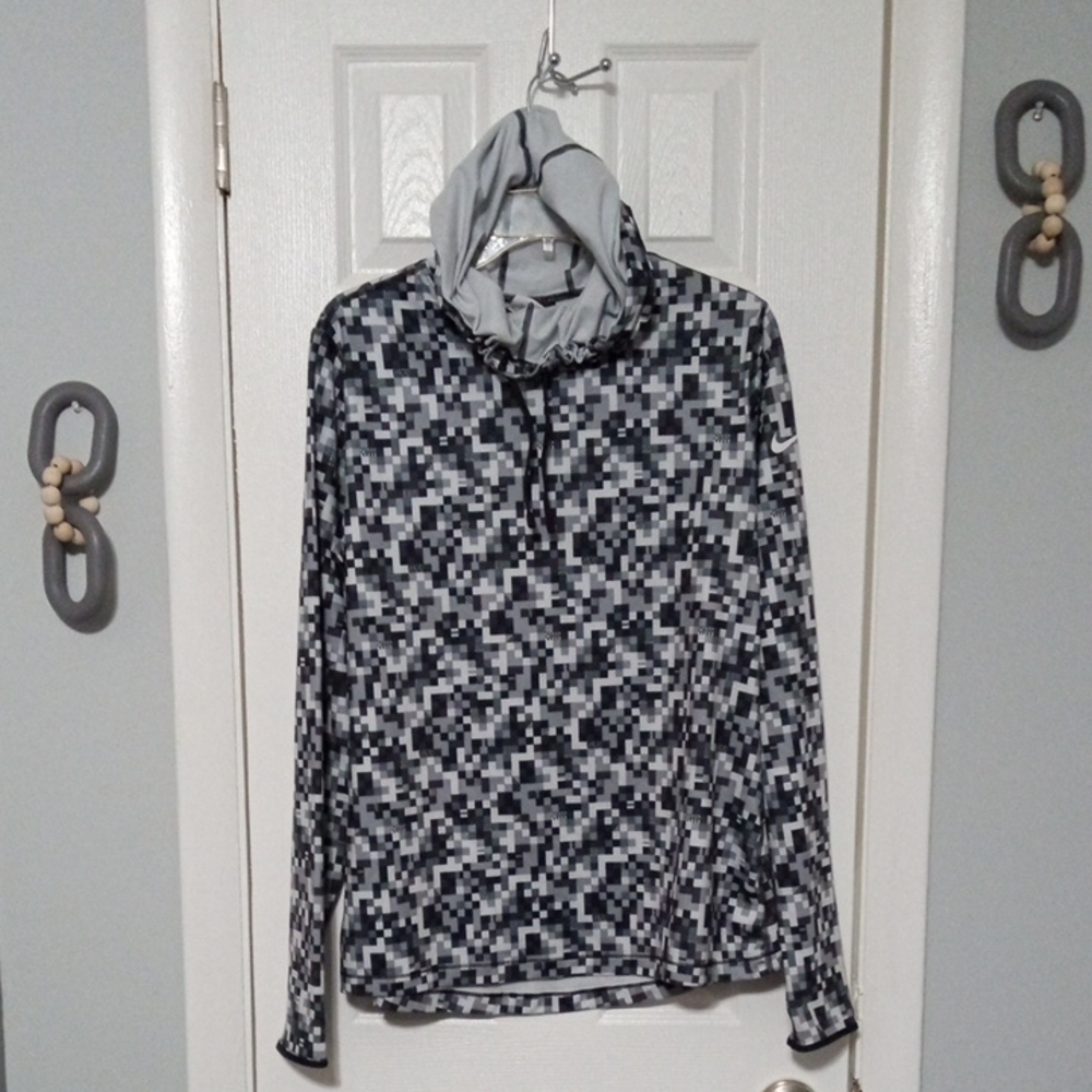 🚨B2G1 NIKE Nike Pro Black Gray White Pixel Pattern Hoodie